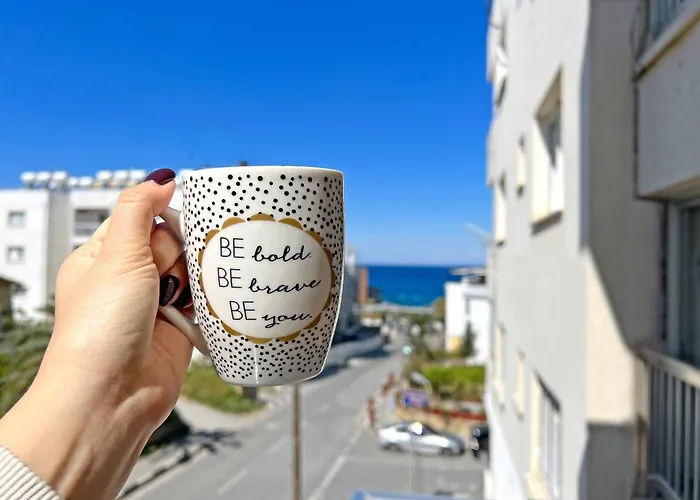 Kasgar 2 Bed Sea View In Kyrenia By Holidaykeys アパート キレニア