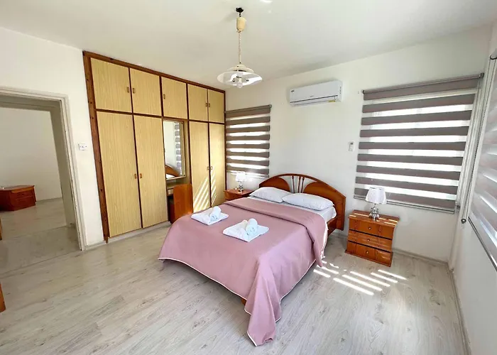 Kasgar 2 Bed Sea View In Kyrenia By Holidaykeys アパート キレニア